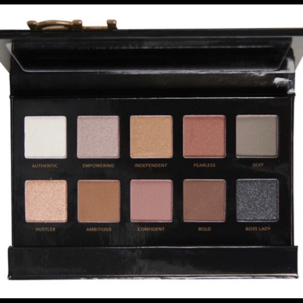 ISH #IMSMOKINGHOT Palette